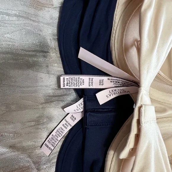 Victoria’s Secret 4 Bras - Black, Navy, Tan and Beige - Picture 4 of 5
